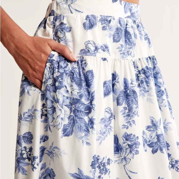 Abercrombie Poplin blue floral and White Tiered A-line Midi Skirt medium Spanish - Picture 4 of 6